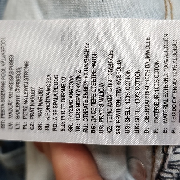 STEVE MADDEN high waisted medium wash distressed wide cuffed leg jeans - Picture 12 of 12